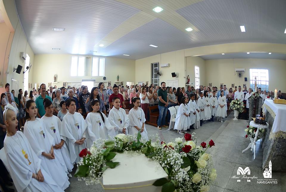 Santa Missa de 1ª Eucaristia - Comunidade Nossa Senhora de Fátima 